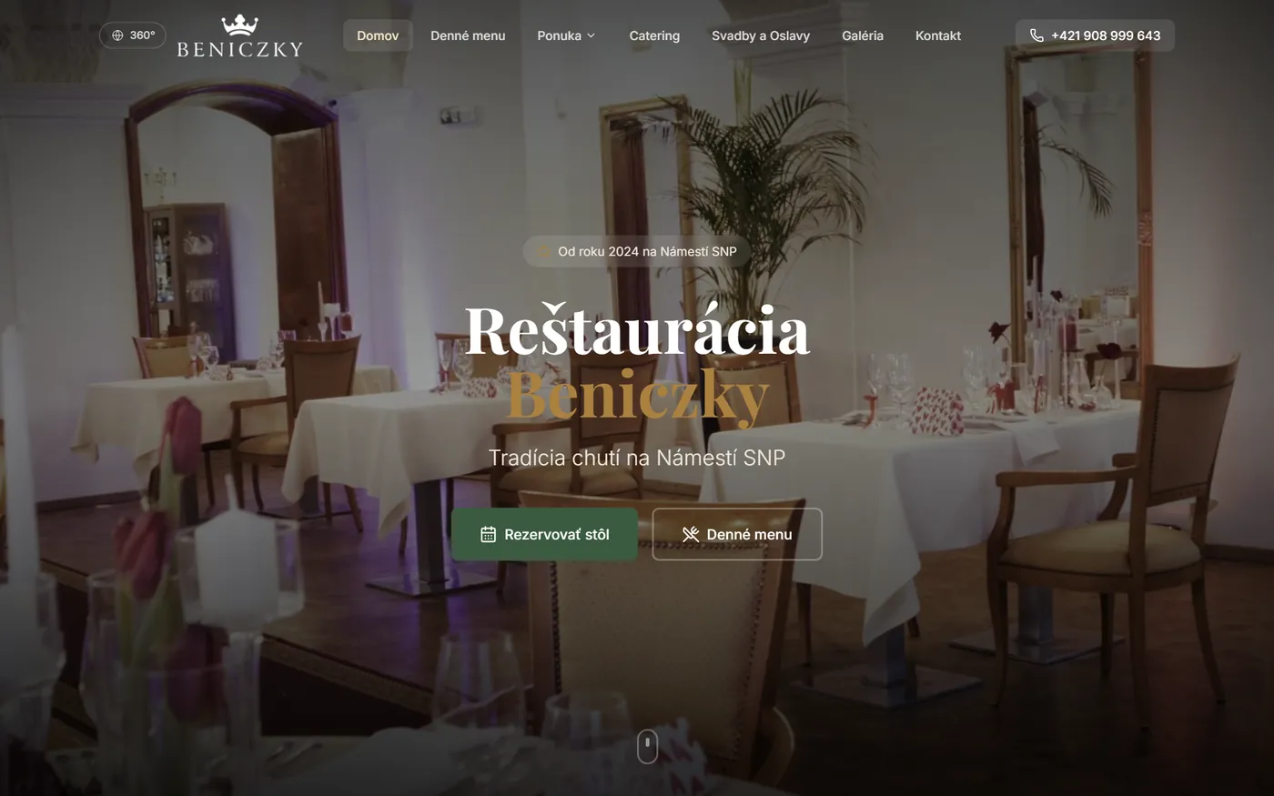 Úvodná obrazovka webu Reštaurácie Beniczky — fotografia slávnostne prestretej sály, nadpis Reštaurácia Beniczky a tlačidlá Rezervovať stôl a Denné menu